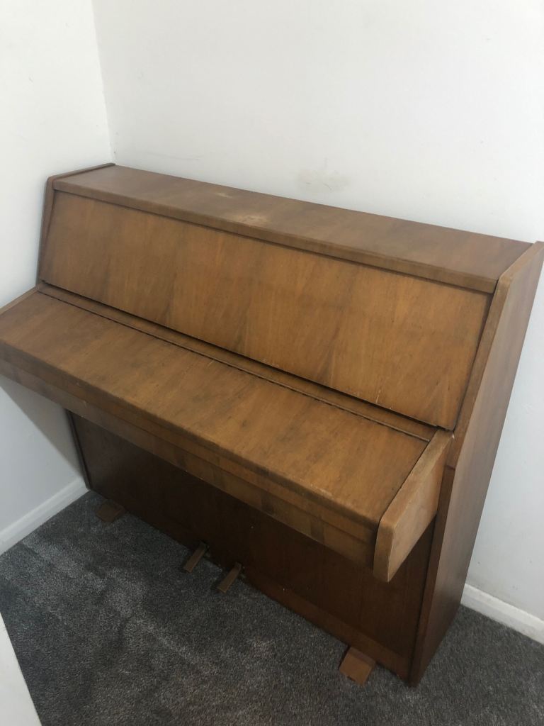 zender Spinet Piano 
