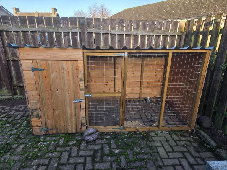 8ft x 4ft dog kennel
