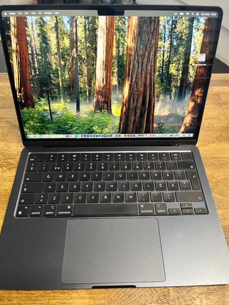 Apple MacBook Air M2 13.6-inch 2022 8C-CPU 8C-GPU 3.49GHz 8GB RAM 256GB SSD Midnight Blue Logic Pro 