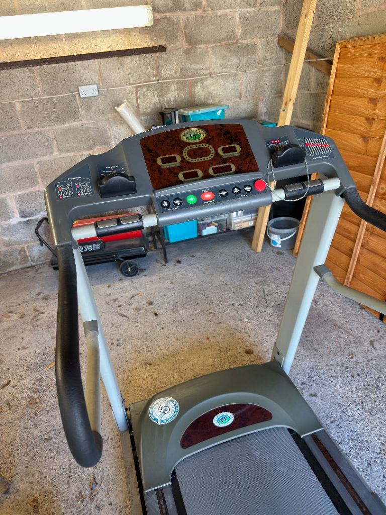 Horizon Fitness Quantum Treadmill