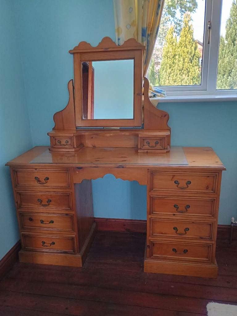 Pine Dressing Table with Mirror