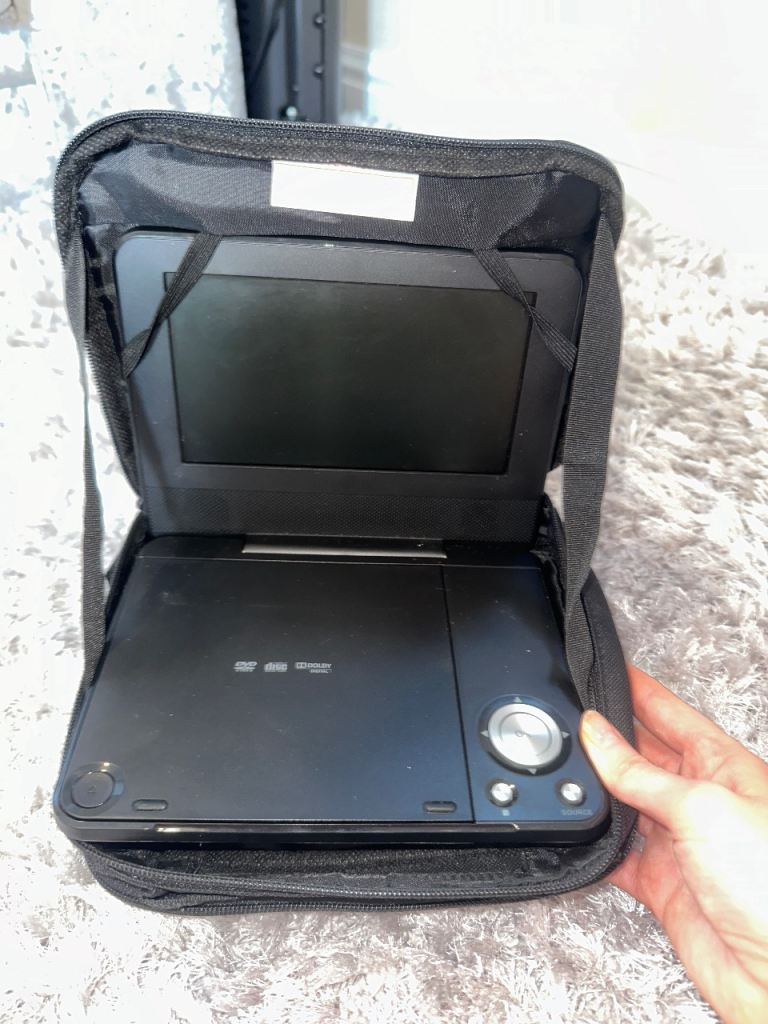 Portable DVD Player with Carry Case, in car charger and Remote
