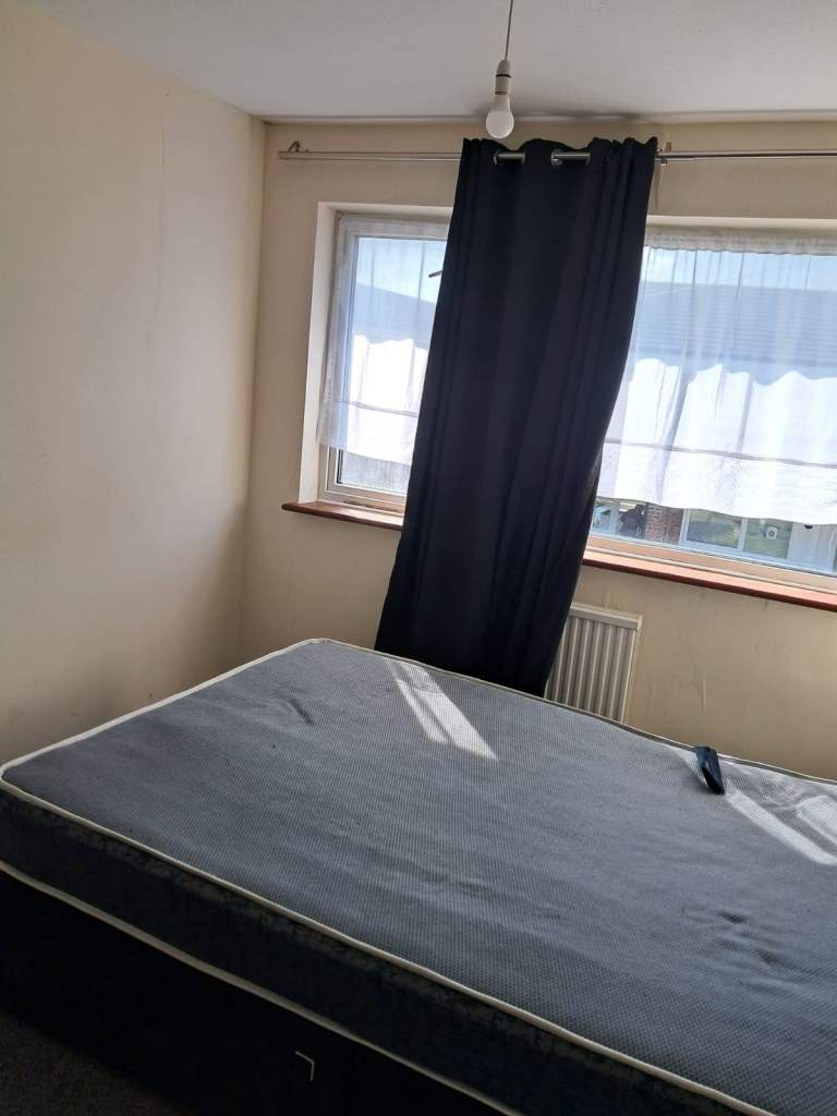 DOUBLE ROOM IN HORNCHURCH, RM12 5QJ FOR £615pcm (BILLS INCLUDED) AVAILABLE STRAIGHTAWAY!