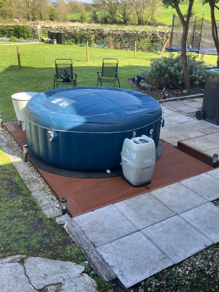 Lay-Z-Spa Milan Hot tub Inflatable Lid and WI-FI Heating Pump