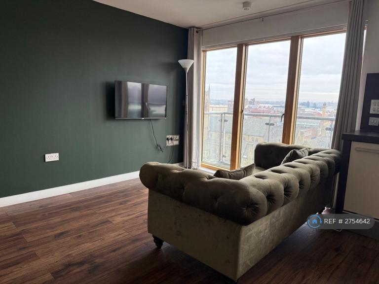 2 bedroom flat in Britton House, Manchester, M4 (2 bed) (#2754642)