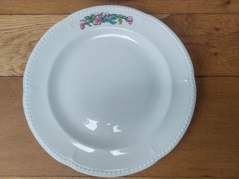 55x Large Churchill dinner plates - hotelware - super vitrified. Catering/ Hospitality/ Restaurants 
