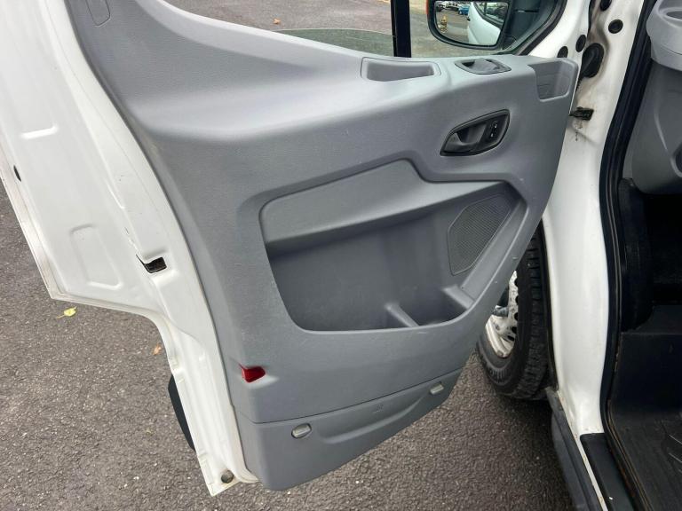 2016 Ford Transit 2.0 TDCi 130ps Chassis Cab CHASSIS CAB DIESEL Manual