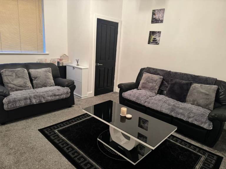 Comfortable Room Available to rent.