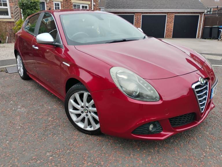 2011 Alfa Romeo Giulietta 1.6 JTDm, Red, 12 months MOT, Excellent Condition