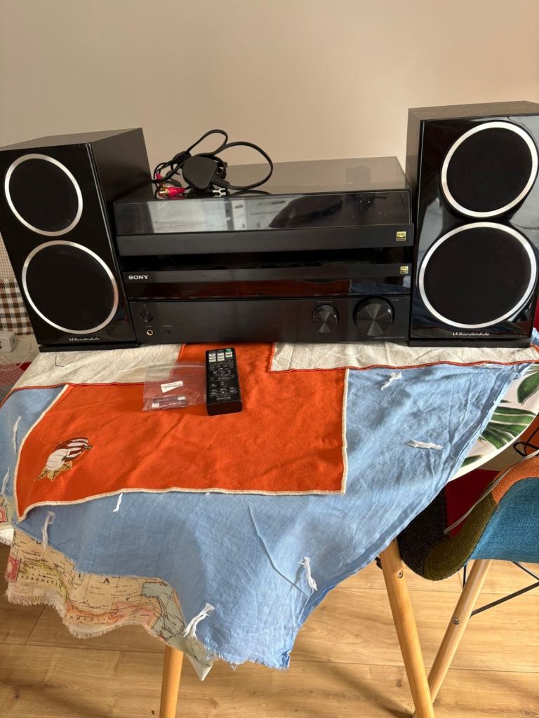 Sony PS-LX310BT Turntable + STR-DH190 Stereo Receiver & Wharfedale Diamond 220 Speakers Description