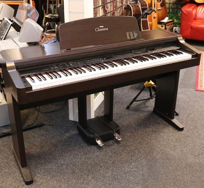 Yamaha Clavinova Piano CVP-83S and piano sto