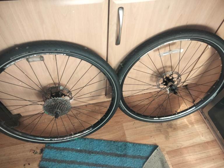 Bountrage 28 x 150 inch wheels with tyres true n straight 
