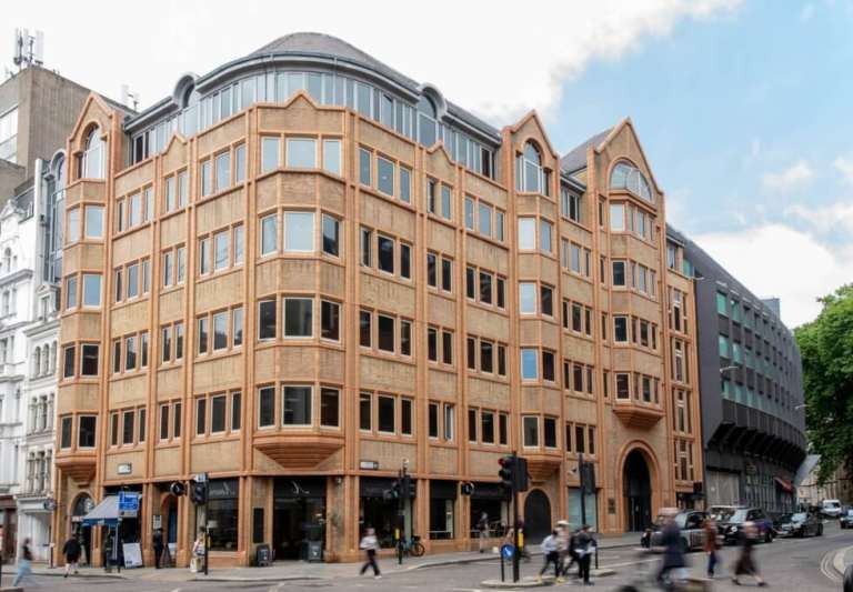 4 to 500 Person Private Office Suites to rent in *Fleet Street*, Central London EC4A