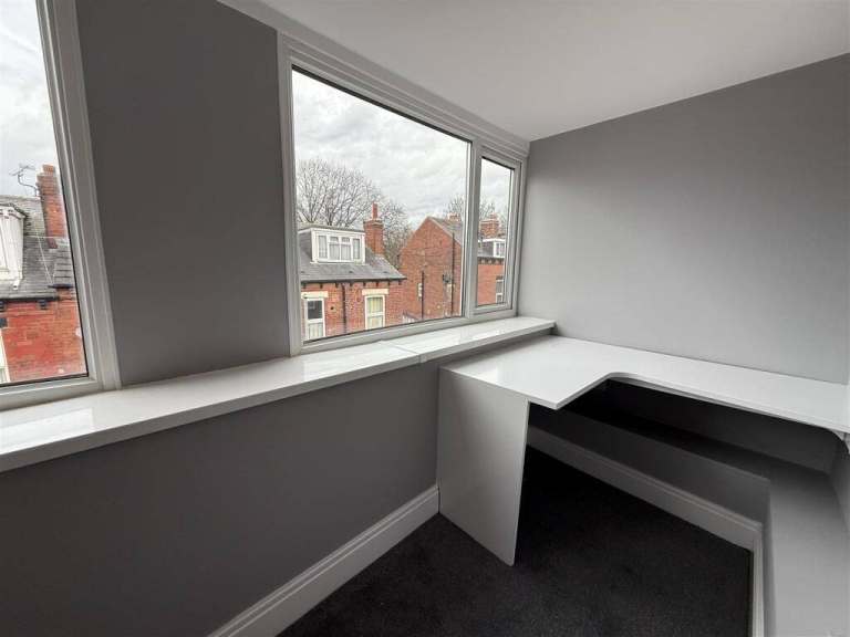 Room to Rent in Leeds LS6 1RN - 1st Nov 2026
