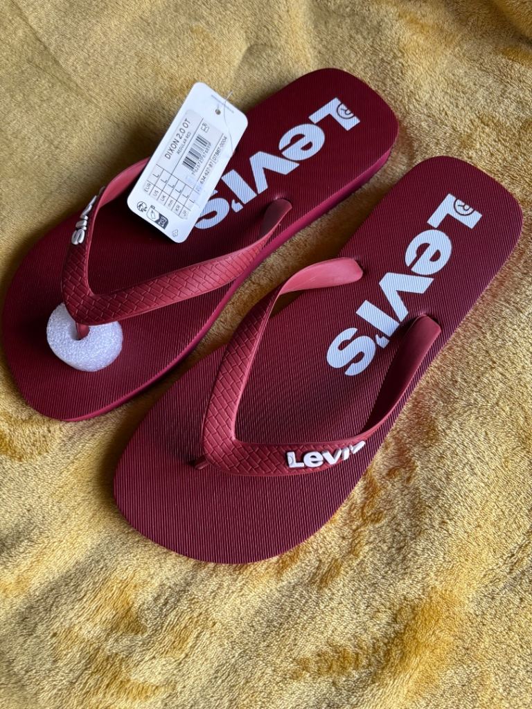 BRAND NEW LEVI FLIP FLOPS