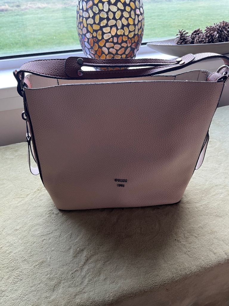 New Guess Bag