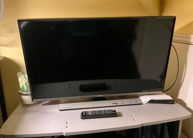 32 Inch LED Samsung TV  (not a SMART TV)