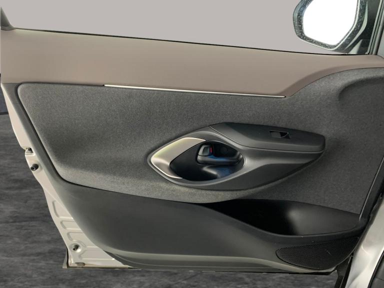 2022 Toyota Yaris Cross 1.5 VVT-h Excel SUV 5dr Petrol Hybrid E-CVT Euro 6 (s/s) (116 ps) - LANE ...