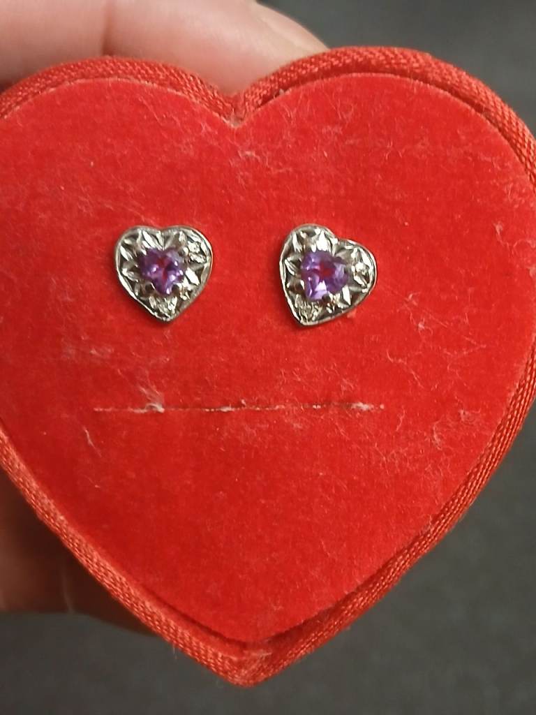 9ct gold and amethyst heart stud earrings 