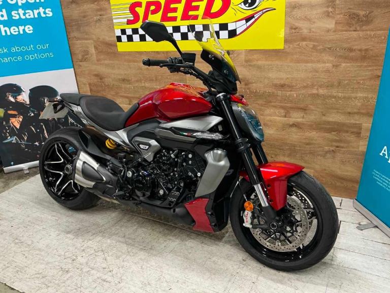 DUCATI X-DIAVEL V4 2025