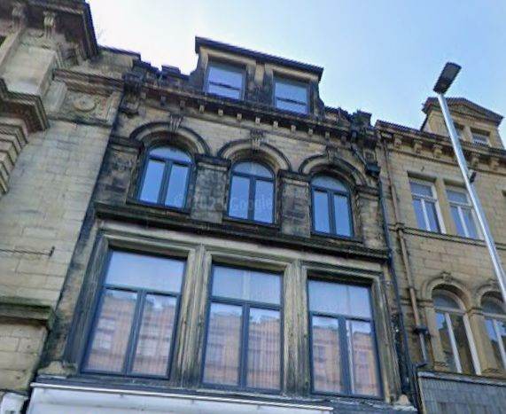 Fully furnished studio flat in great BD1 city-centre location. Includes all bills & WiFi.