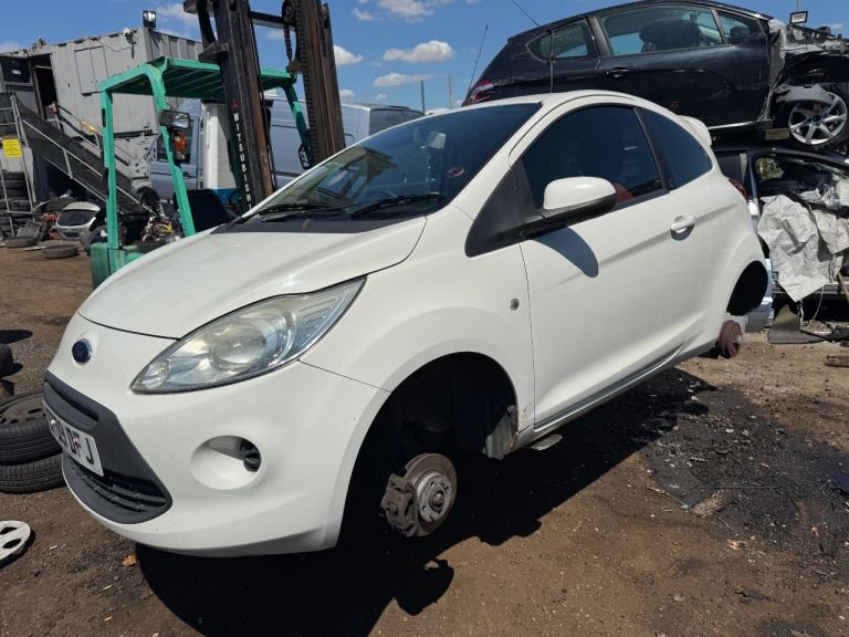 Ford ka mk2 1.2 2009 white BREAKING FOR PARTS 