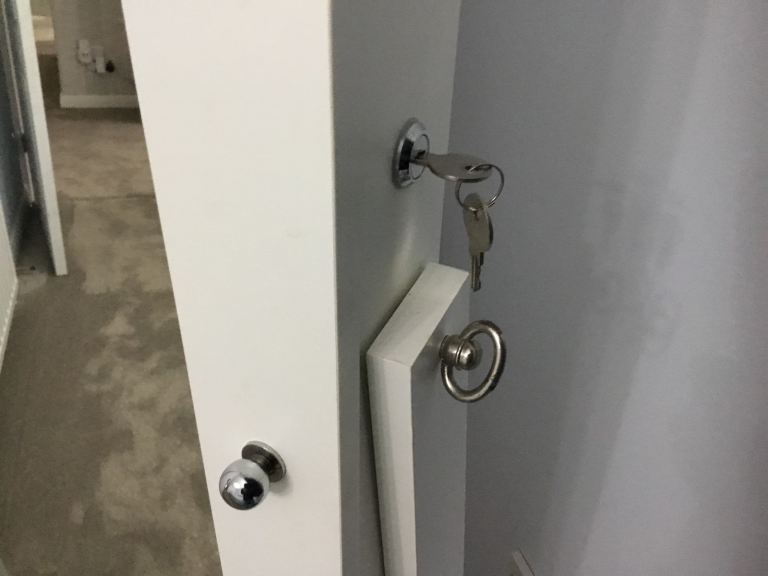 MIRROR JEWELLERY CABINET