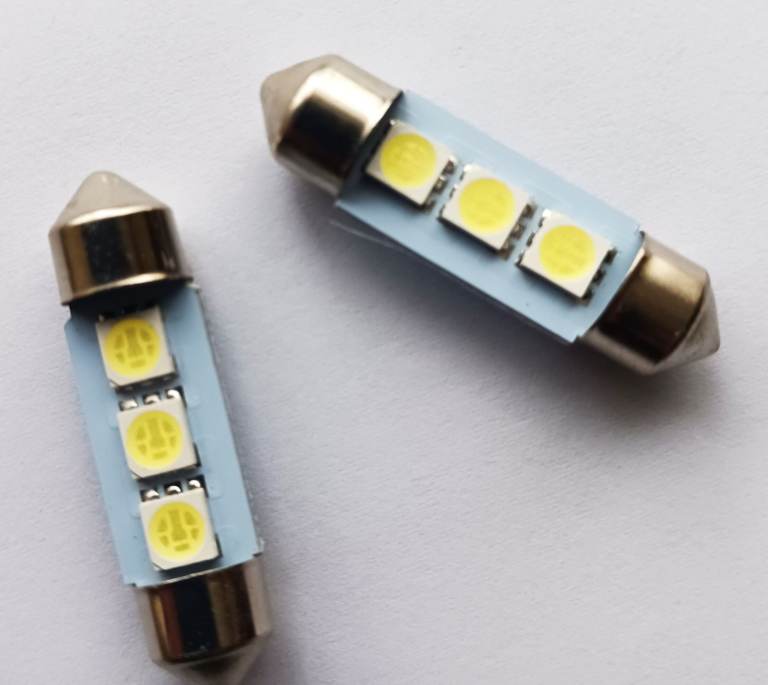 LED Festoon Bulbs - 35mm long  x 3 LED's 12v  