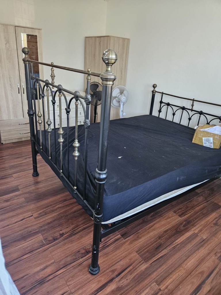 Spacious & Cosy double room for rent UB2 5RS