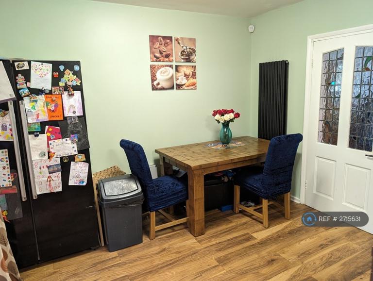 3 bedroom house in St Albans Avenue, London, E6 (3 bed) (#2715631)