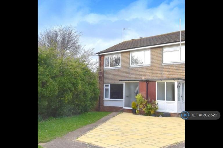 3 bedroom house in The Mariners, Lancing, BN15 (3 bed) (#3021620)