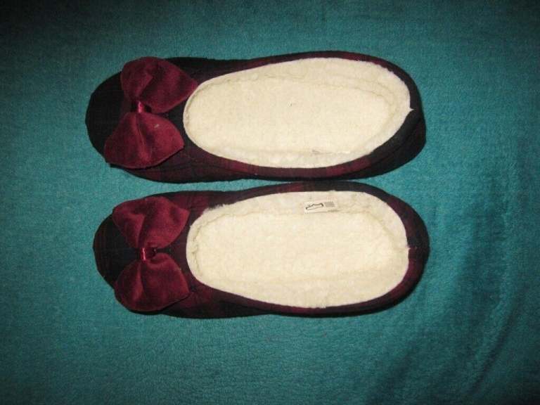 Size 5-6 Tartan Ladies Slippers with bow Brand New