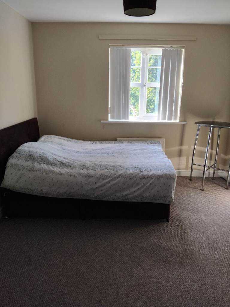 Room to rent 