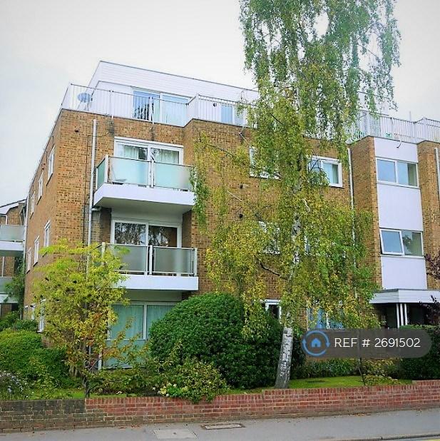 2 bedroom flat in Mayfair Court, London, SW19 (2 bed) (#2691502)