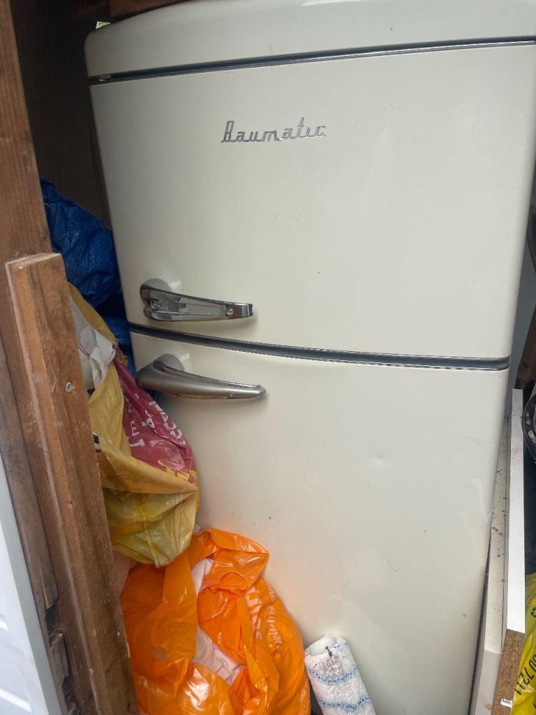 Baumatic Cream Fridge Freezer – Good Condition