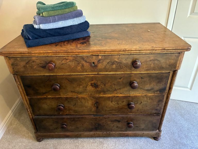 Antique wooden 4 drawers chest