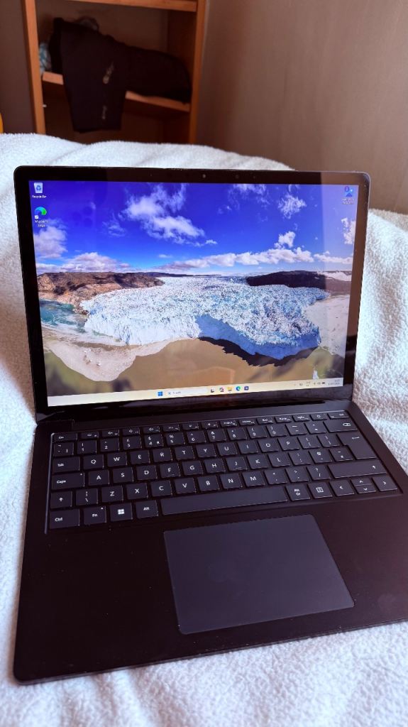 Microsoft Surface Laptop 4 13.5” | i7-1185G7 | 16GB | 256GB SSD | Touchscreen | Matte Black