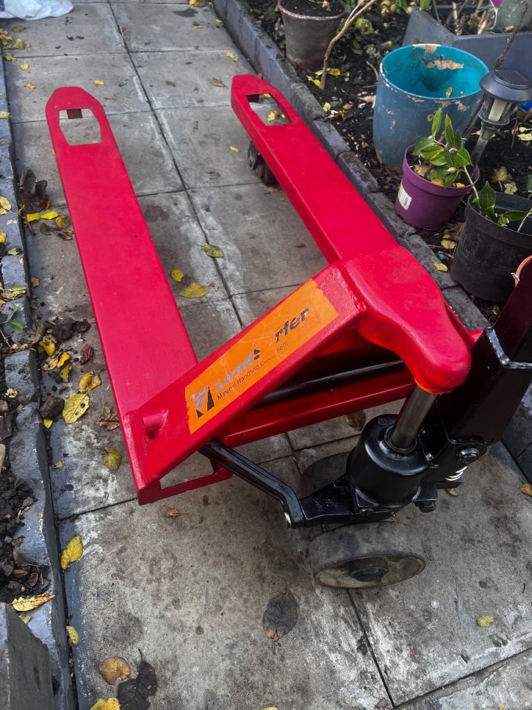 Pallet truck 