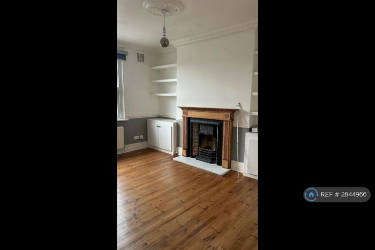 2 bedroom flat in Kent House Road, London, SE26 (2 bed) (#2844966)