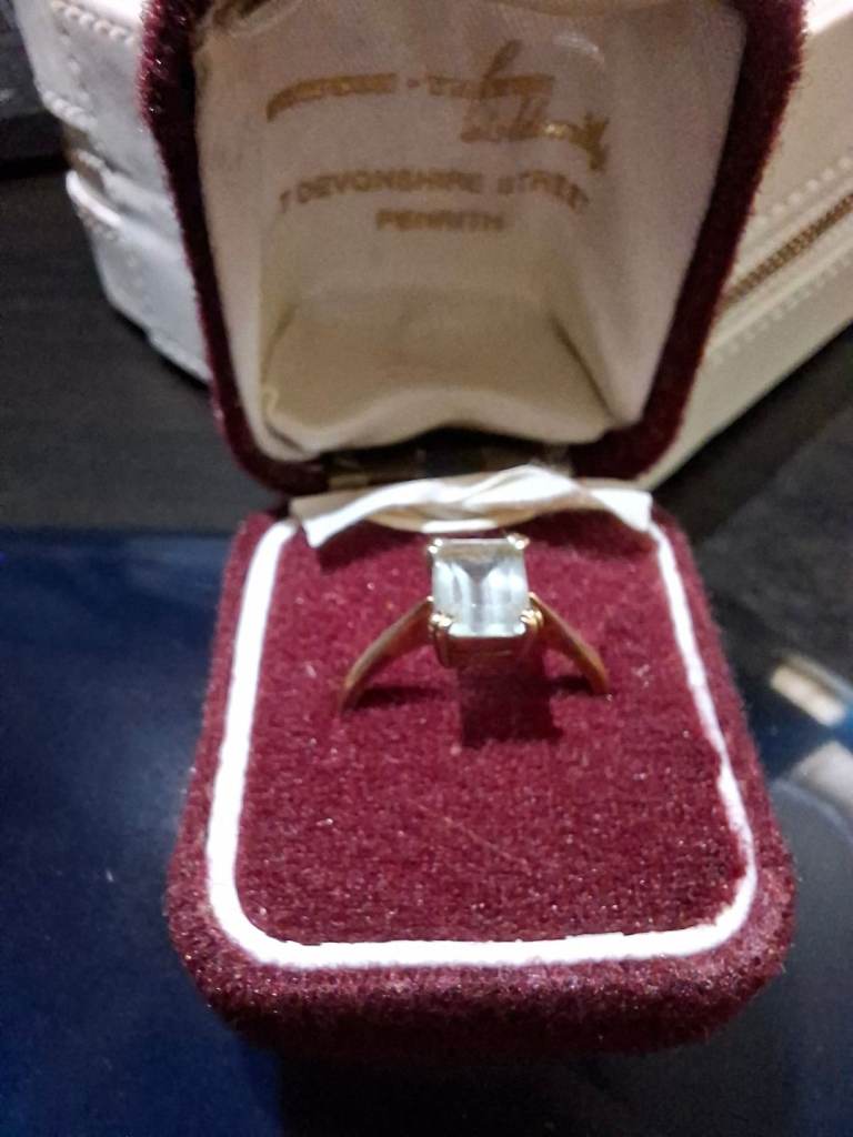Engagement ring 