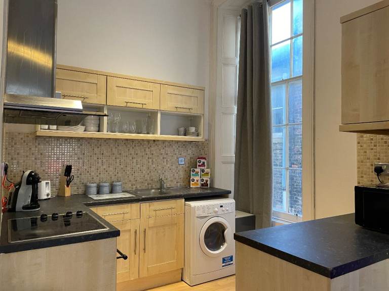 🏙️ Unfurnished 1-Bedroom Flat – Newcastle City Centre – Available Now