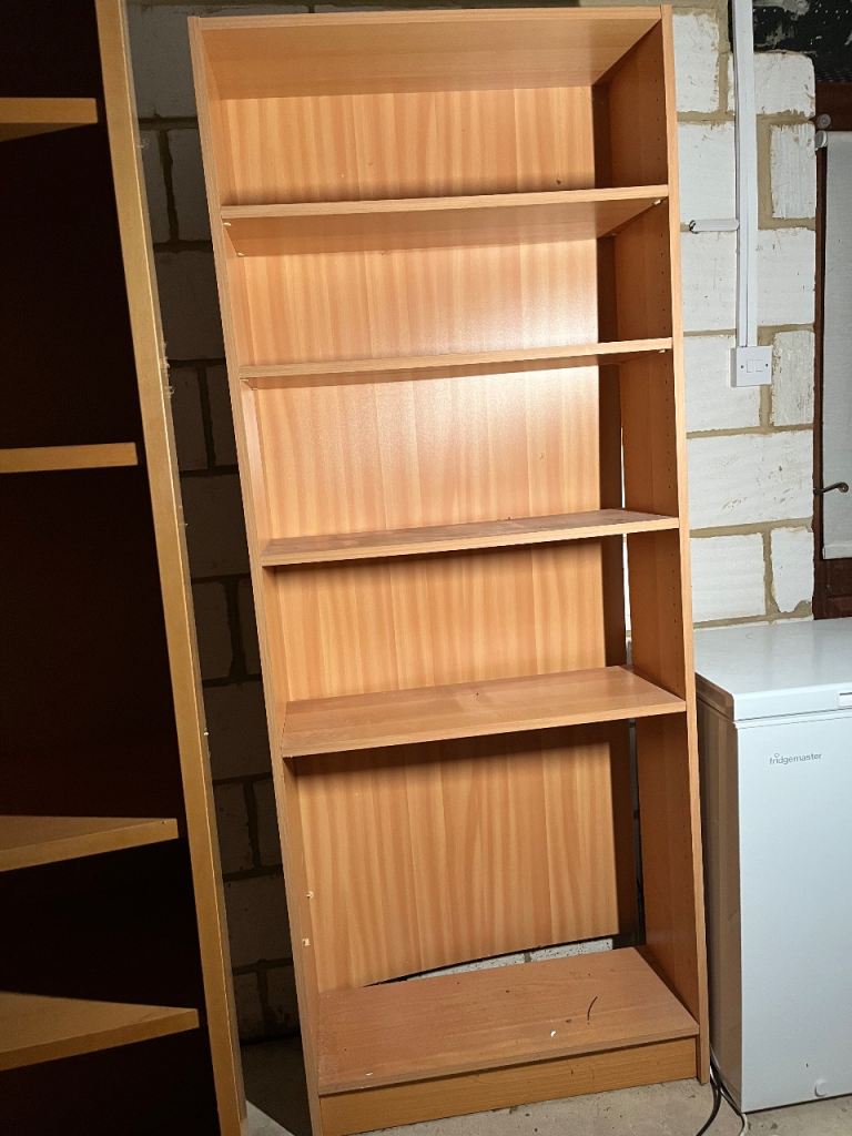 Bookshelves - for free