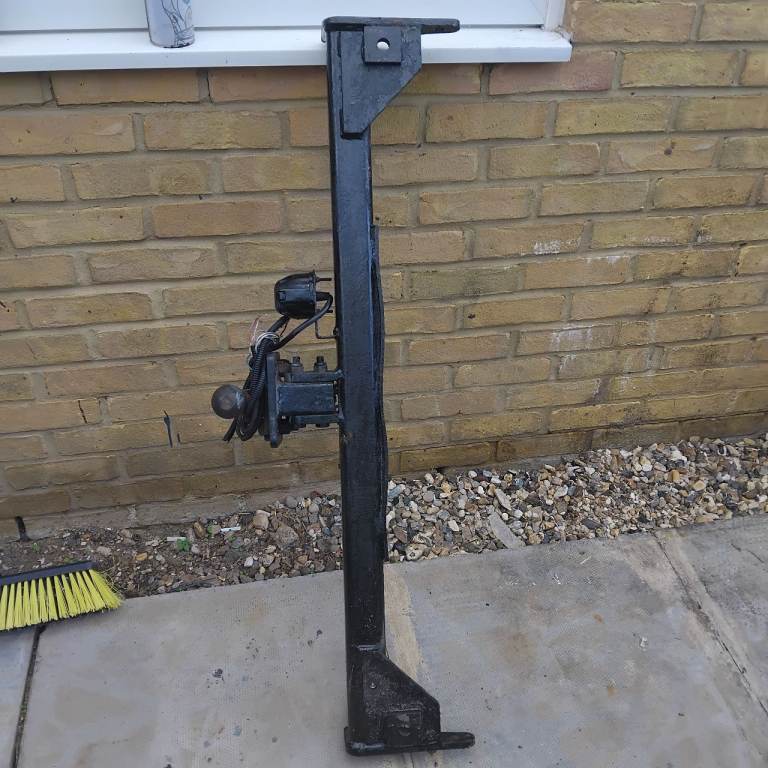 Tow bar 