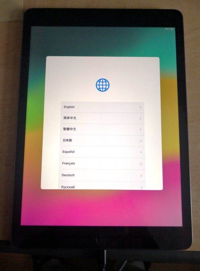 IPAD 9TH 64 GB CELLULAR VERY GOOD CONDITION WITH CHARGER