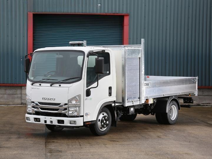 £35,997 + Vat ISUZU GRAFTER N35 125T 3.5t LWB Chassis Cab Tipper Body & Tool pod