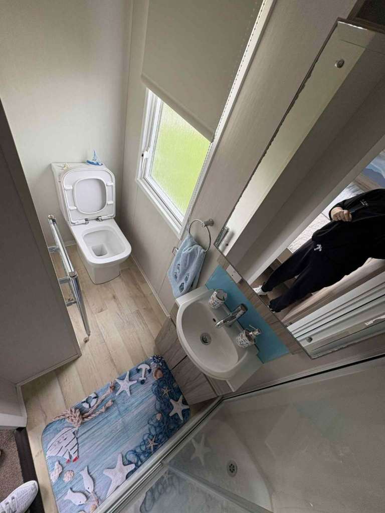 2 bedroom 6 berth Caravan Onsite