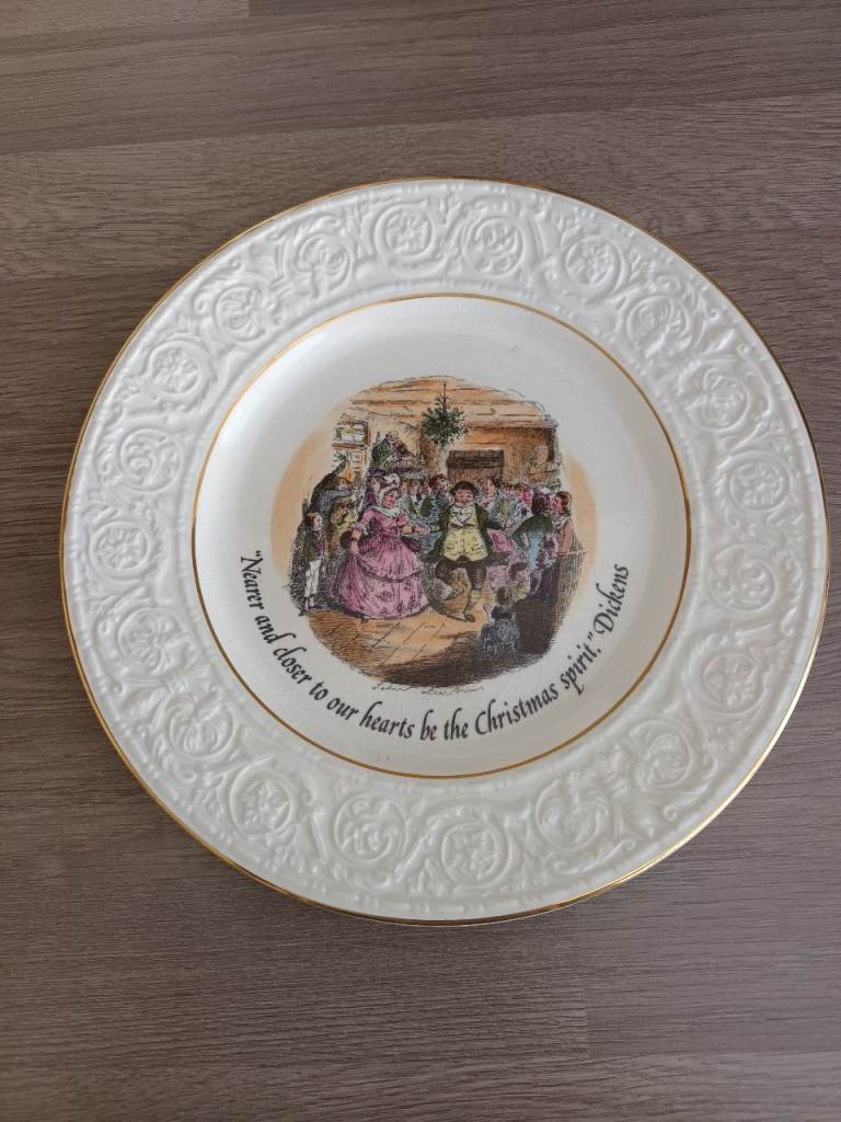 Crown Devon Christmas Spirit Dickens Plate
