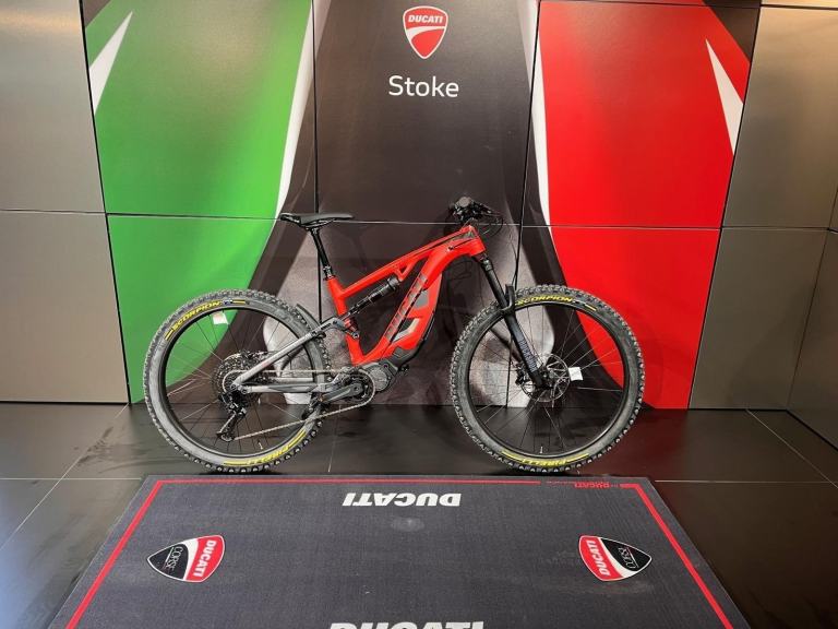 DUCATI BY THOK E MOUNTAIN BIKE BRAND NEW SPECIALIZED BIKE EMTB SIZE MEDIUM 