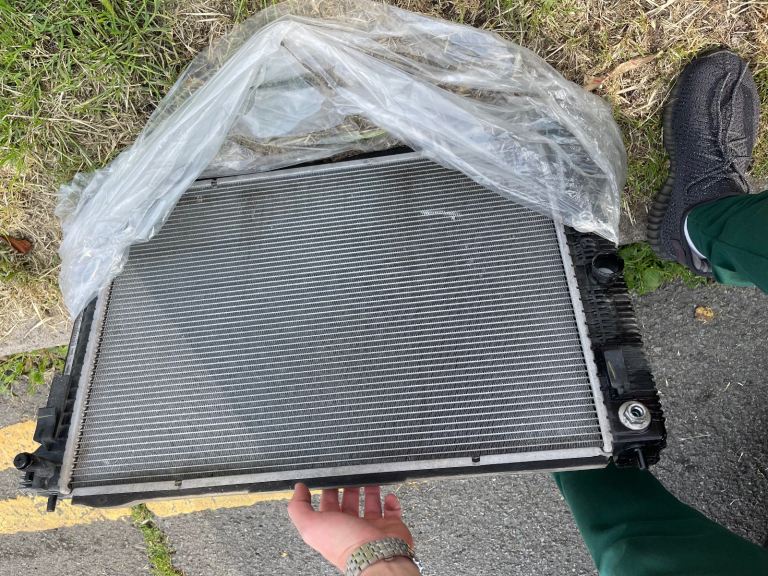 Infiniti/Nissan radiator 