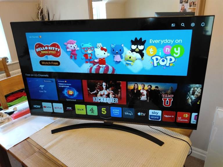 LG 55UM7660PLA  55” Ultra HD 4K Smart HDR TV.